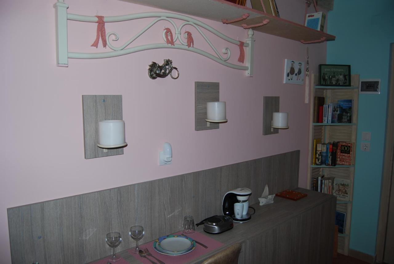 Luxury Traditional Room The Small Bookstore Kastro-Kyllini Esterno foto