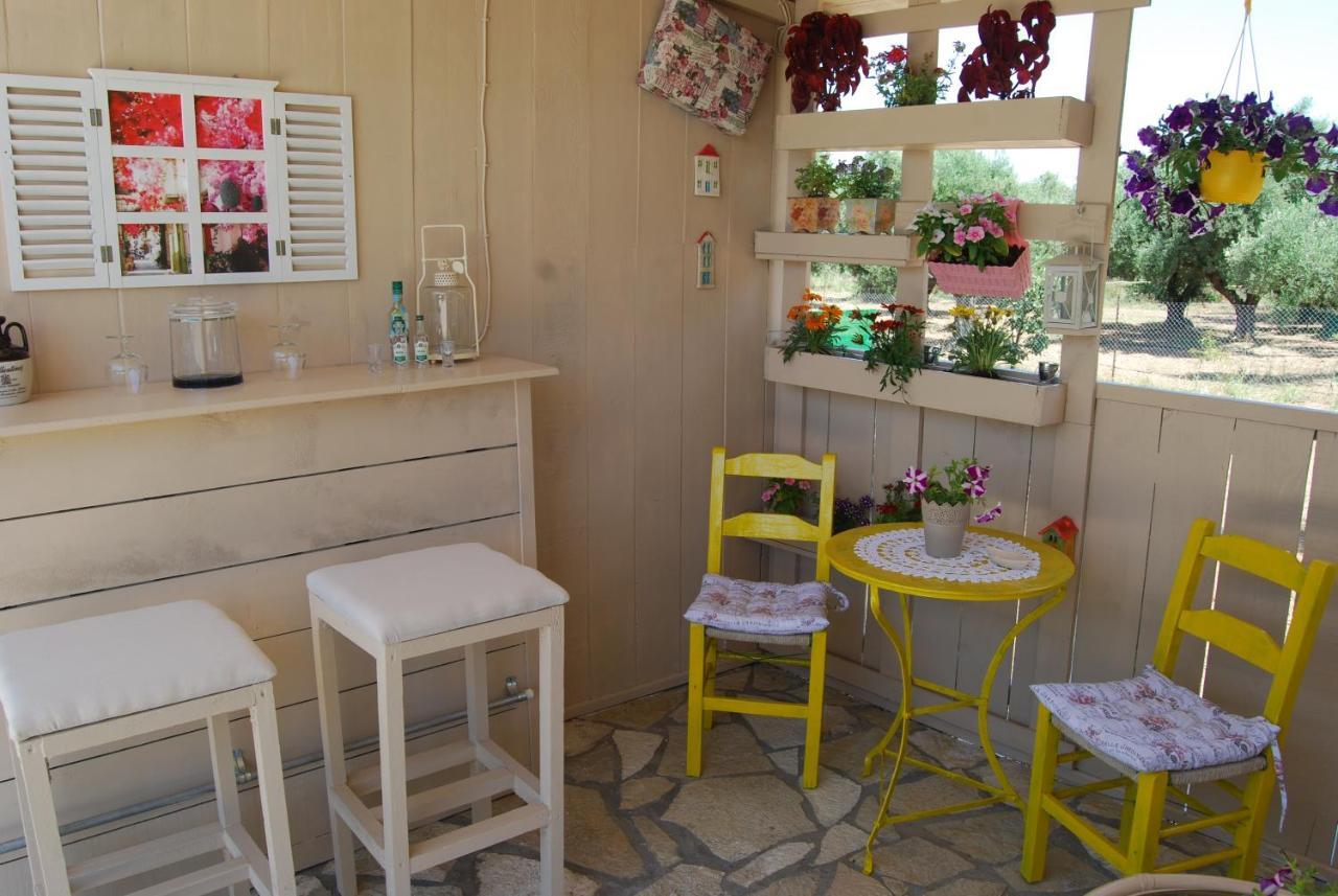 Luxury Traditional Room The Small Bookstore Kastro-Kyllini Esterno foto