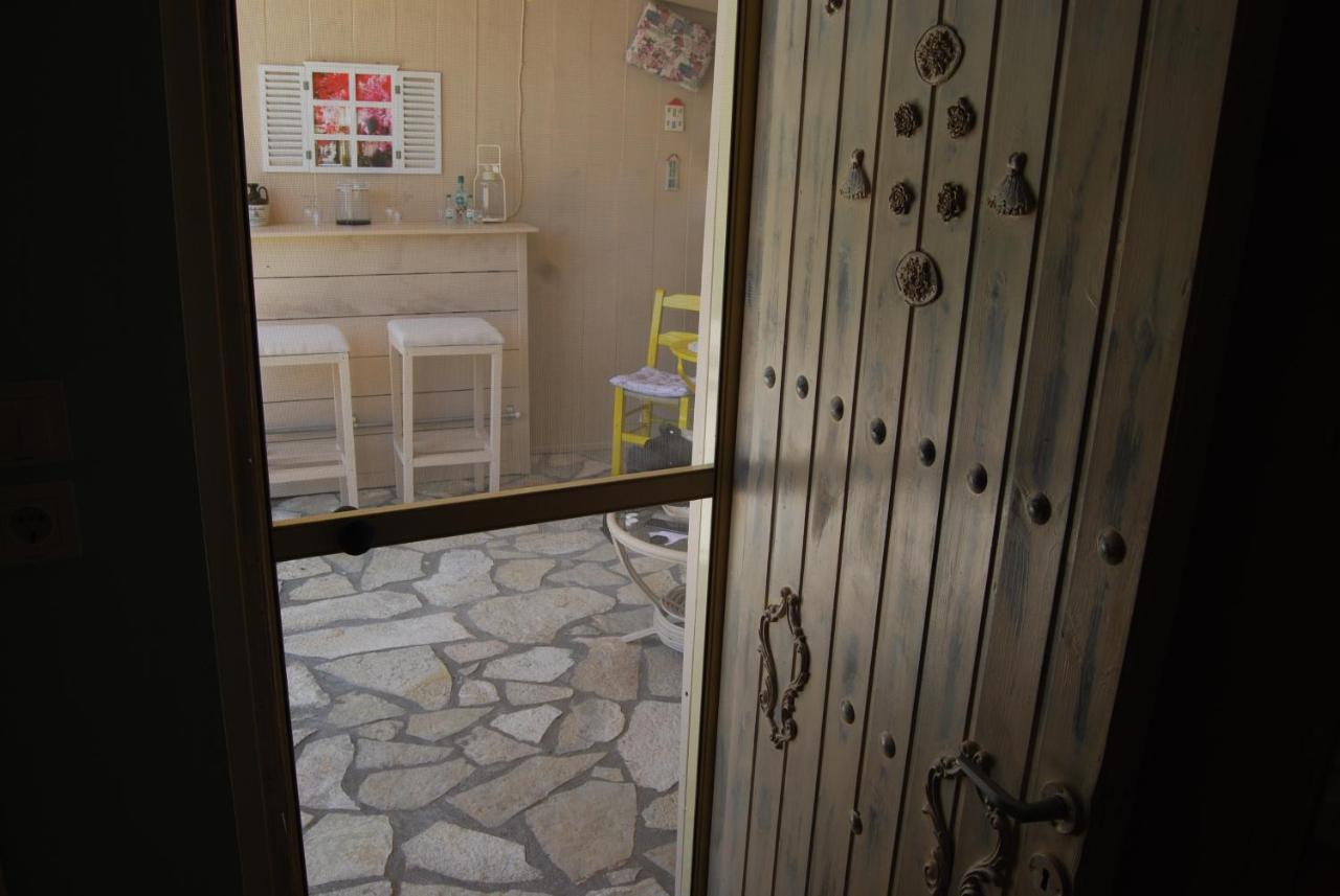Luxury Traditional Room The Small Bookstore Kastro-Kyllini Esterno foto