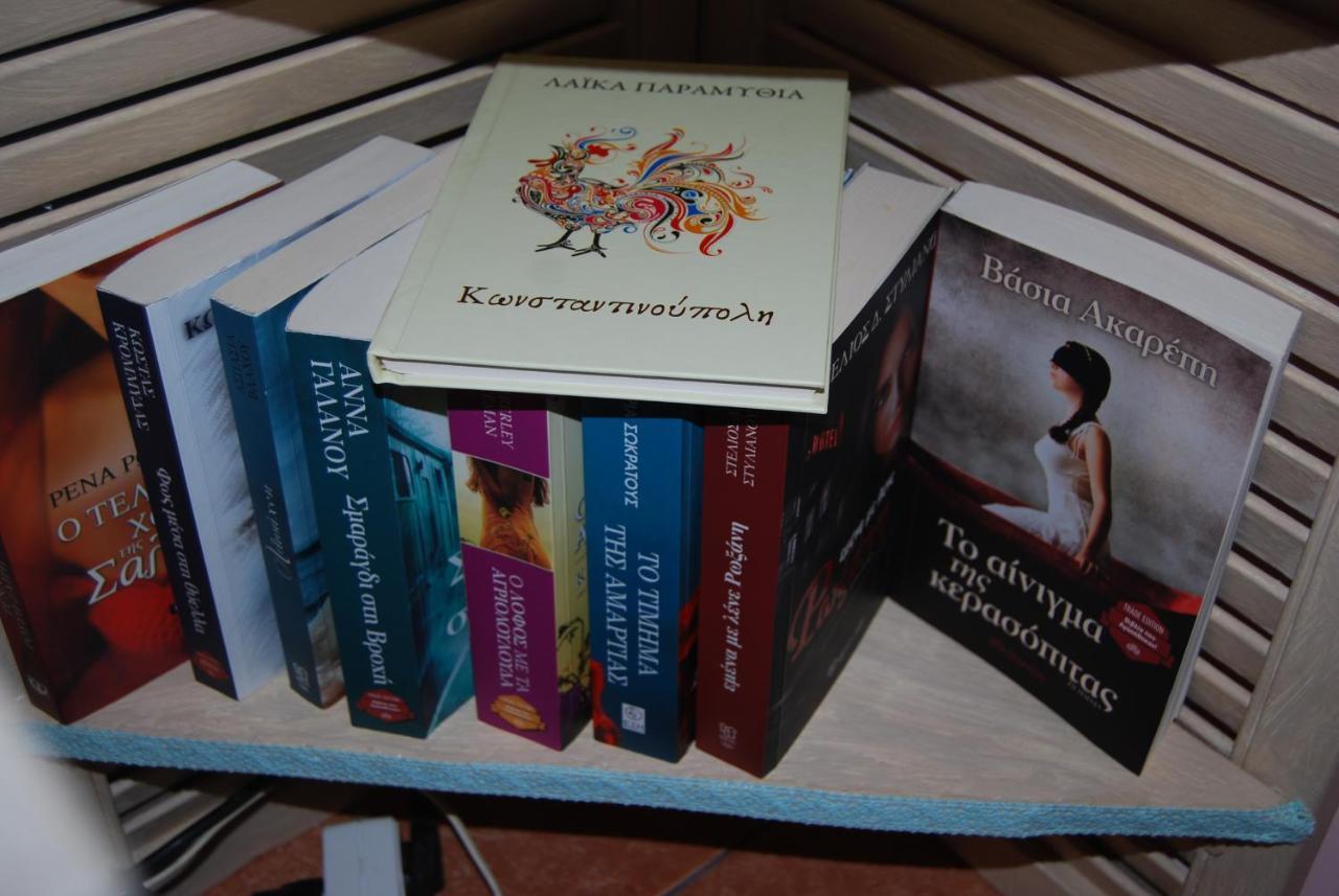 Luxury Traditional Room The Small Bookstore Kastro-Kyllini Esterno foto