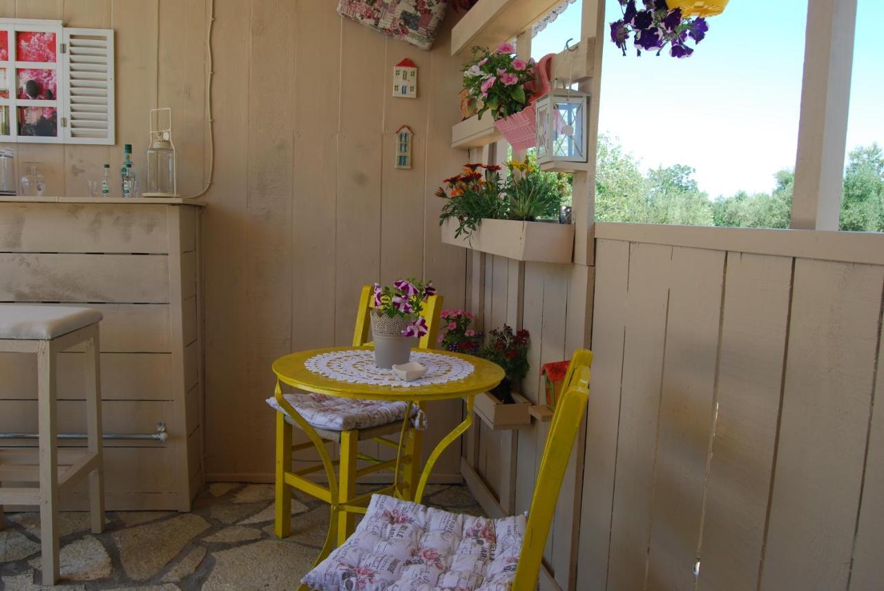 Luxury Traditional Room The Small Bookstore Kastro-Kyllini Esterno foto