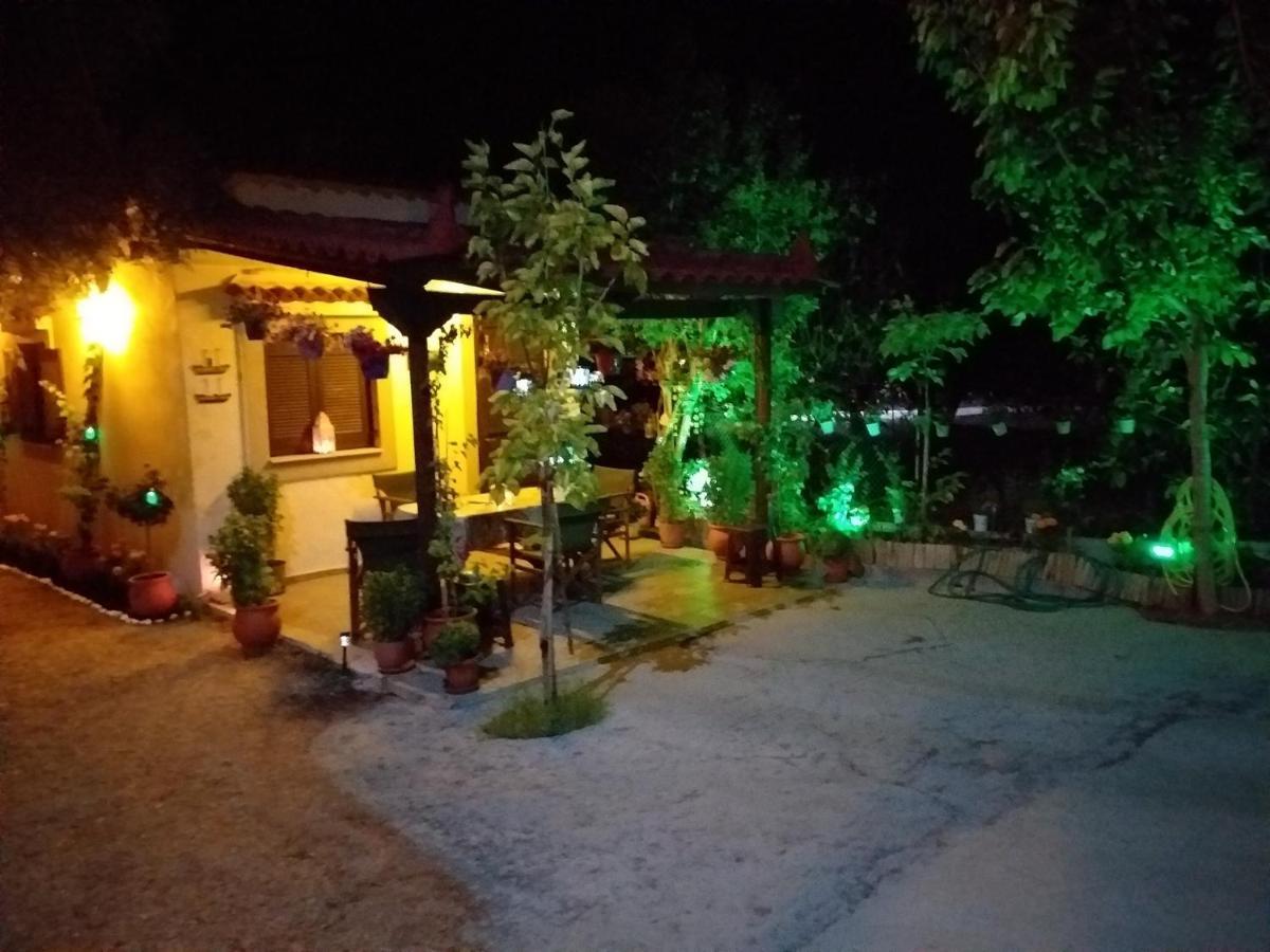 Luxury Traditional Room The Small Bookstore Kastro-Kyllini Esterno foto