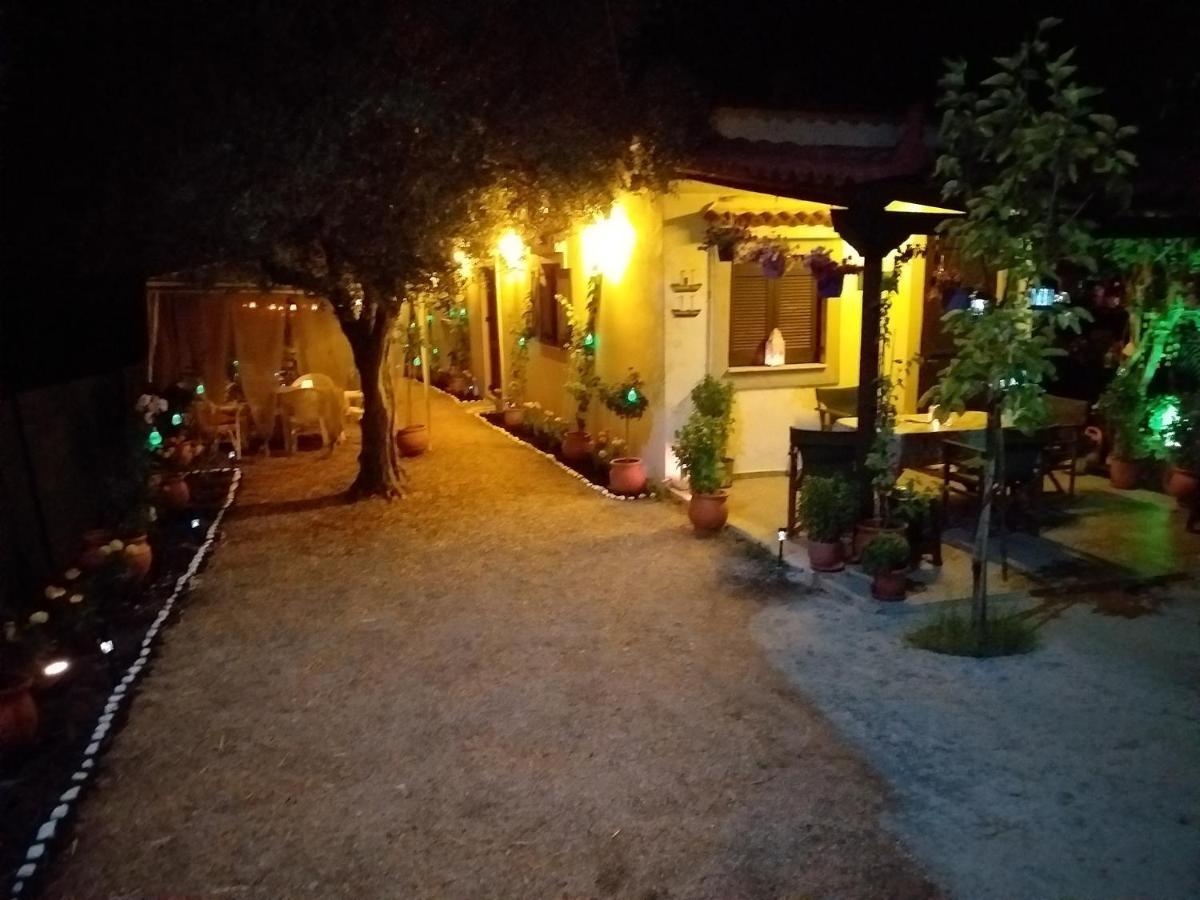 Luxury Traditional Room The Small Bookstore Kastro-Kyllini Esterno foto