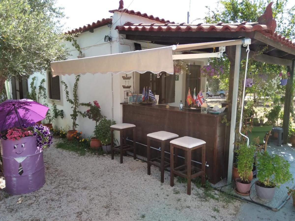 Luxury Traditional Room The Small Bookstore Kastro-Kyllini Esterno foto